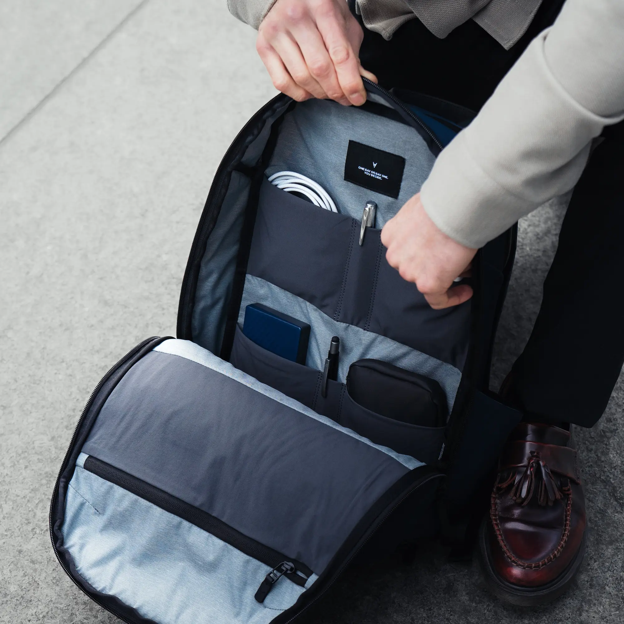 The Commuter - Midnight Blue - Image 8